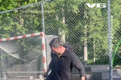 KRF-lederen trikser og redder mål