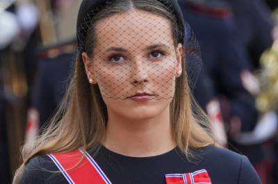 Dukket opp i sørgeslør