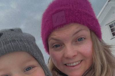 «Mamma, er det en ball du har i puppen, liksom?»