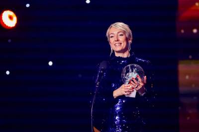 Håndbal­likonet Lunde blir stjerne i «banebry­tende» TV-doku­mentar