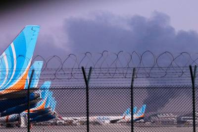 Flytrafikk i Midtøsten fortsetter til tross for missilangrep