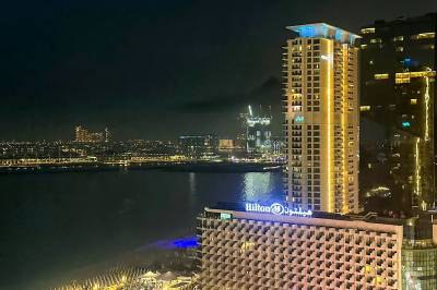 Eksplosjoner i Dubai - nordmenn måtte springe i bomberommet