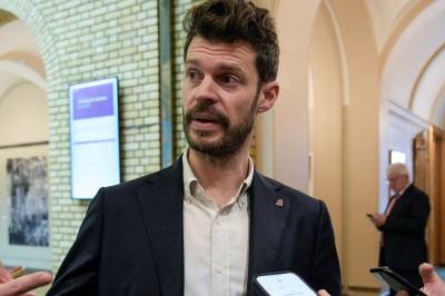 Kilder til Aftenposten: Tente på alle plugger i lukket møte på Stortinget: – Ingen av oss går i barnehagen