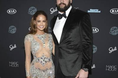 Saksøkes etter penis-utspill