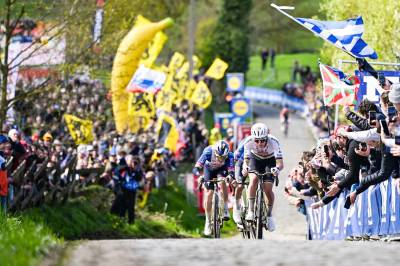 Tadej Pogacar knuste alt og alle i Flandern – jakter umulig sesong: – Helt umenneskelig