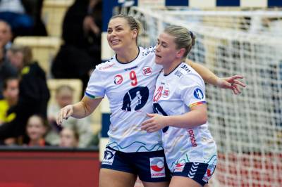 Håndballjentene overlegne i siste test før VM: – Ellevilt