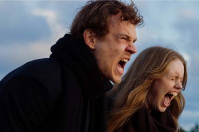 Se trailer: «A Light That Never Goes Out»