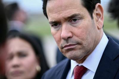 Fyrte løs bak lukkede dører: - Vær så god