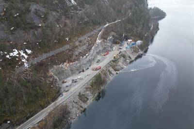 – Nødvendig å stenge veien helt