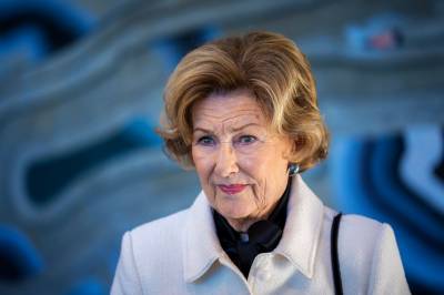 Dronning Sonja ute av kongehuset