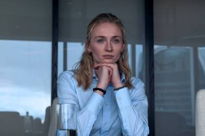 Sophie Turner håndterer væpnede ranere, MI5 og et konspirasjonsdrevet kupp i Steal