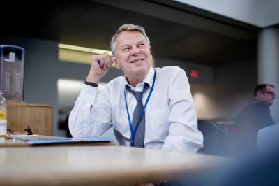 Ambassadør advarte om støtte til Rød-Larsens tankesmie