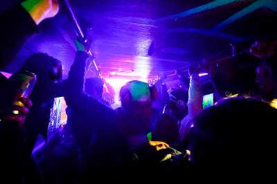 Tingretten opprettholder forbudet mot sidestilte seter i russebusser