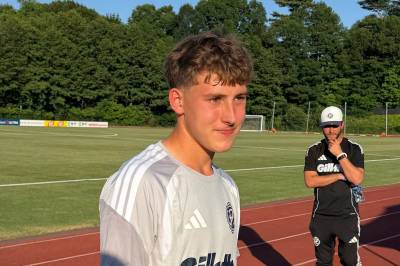 Logan (15) skulket skolen - fikk trene med VM-stjernene