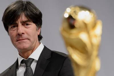 Joachim Löw som ledet Tyskland til VM-triumf i 2014 sitter i ekspress forhandlinger