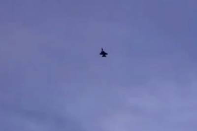 Dette er lyden fra et ukrainsk F-16 som jager et russisk Kh-101 kryssermissil