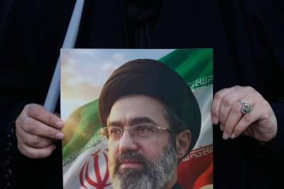 Khamenei: Land i regionen vil ikke lenger beskytte USA