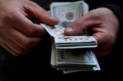 Den iranske valutaen stuper. Det har skapt de største opptøyene i landet på flere år.