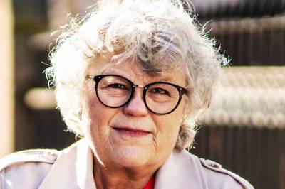 Anne Holt gir seg på Facebook etter pride-debatt
