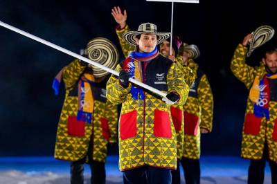 Se noen av de fargerike OL-antrekkene