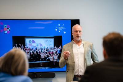 – Våre digitale liv er blitt sårbare