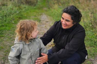 Tobarnsmoren illustrerer hamsterhjulet:  – Ganske absurd