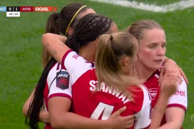 Lisa Baum med mål mot Manchester City