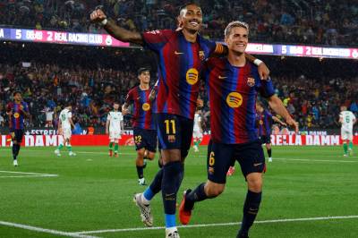 Raphinha med hattrick da Barcelona skrev historie
