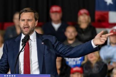 Vance insisterer på at Trump 