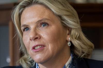 Frp dobbelt så store som Høyre – men Listhaug nekter å gjøre som Siv Jensen