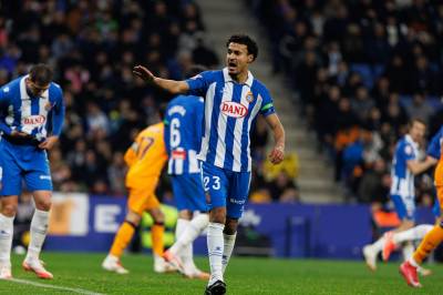 Antirasismeprotokollen ble aktivert i LaLiga-kampen mellom Elche og Espanyol da Rafa Mir fornærmet Omar El Hilali