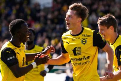 Karlsbakk med drømmescoring i ny LSK-seier – står med full pott i Eliteserien