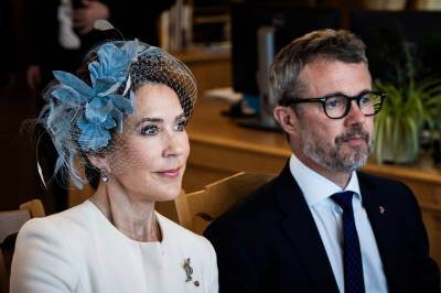Kong Frederik og dronning Mary kommer i kong Haralds gravferd