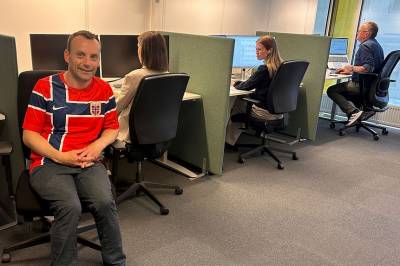 Lar de ansatte sove ut etter VM-kamp