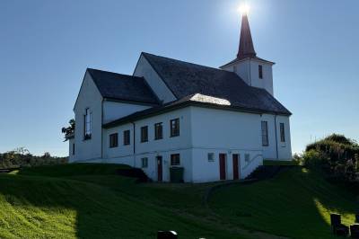Kva er dette for ei kyrkje? Kast deg på helgequizen så får du svar