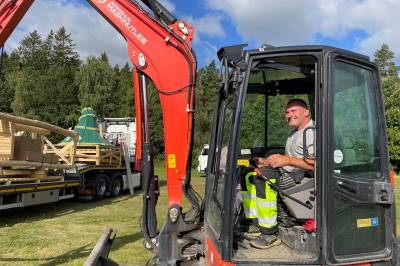 Nå bygges den nye lekeplassen på Kurland