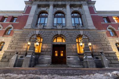 Du kan dømmes for medvirkning til vold, selv om du bare ser på