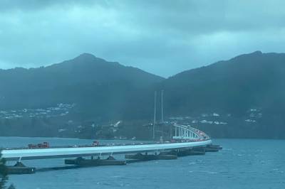 Skaphengar har velta på Nordhordlandsbrua