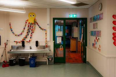 Pandemien er forlengst over. Send barna på skolen.