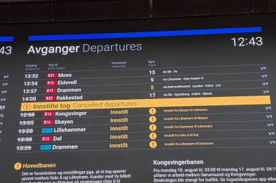Mange forsinkelser på Oslo S. Stans på Hovedbanen skaper trøbbel.