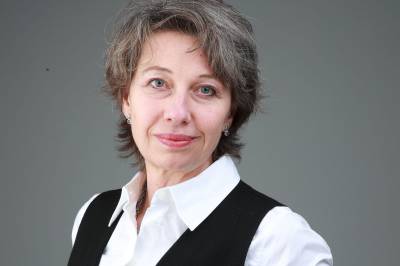 Pseudokode er enkelt – politikk er vanskelig. KI-budene bygger broen