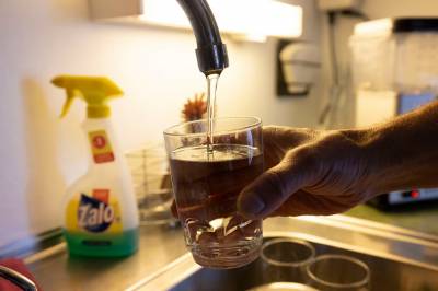 Uten rent drikkevann i åtte år