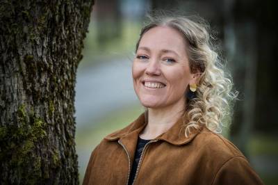 width=device-width, initial-scale=1, viewport-fit=cover