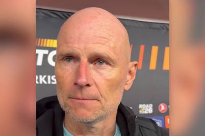Dette sa Solbakken etter at Eriksen falt om