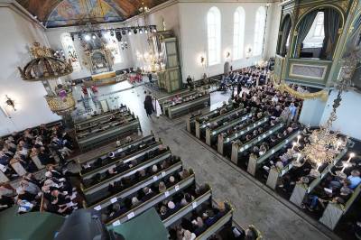 Fullsatt domkirke i Oslo: Listhaug og sametingspresident tilstede
