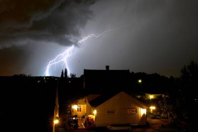 Venter mye lyn i ettermiddag - og hetebølge