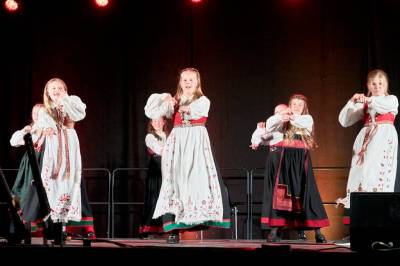 Humor, musikk og fellesskap i Birkeneshallen