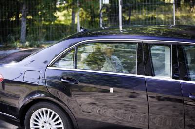 Dronning Sonja på besøk hos kongen