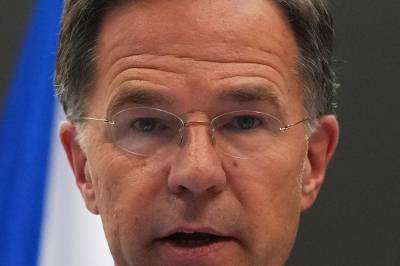 Rutte: USAs forsvar begynner i Norge