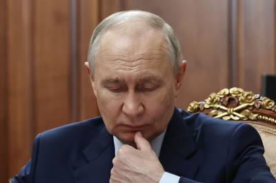 Putins parti med rent flertall i valget